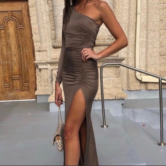 REVOLVE Michael Costello Dress Gown in Taupe. - Picture 5 of 5